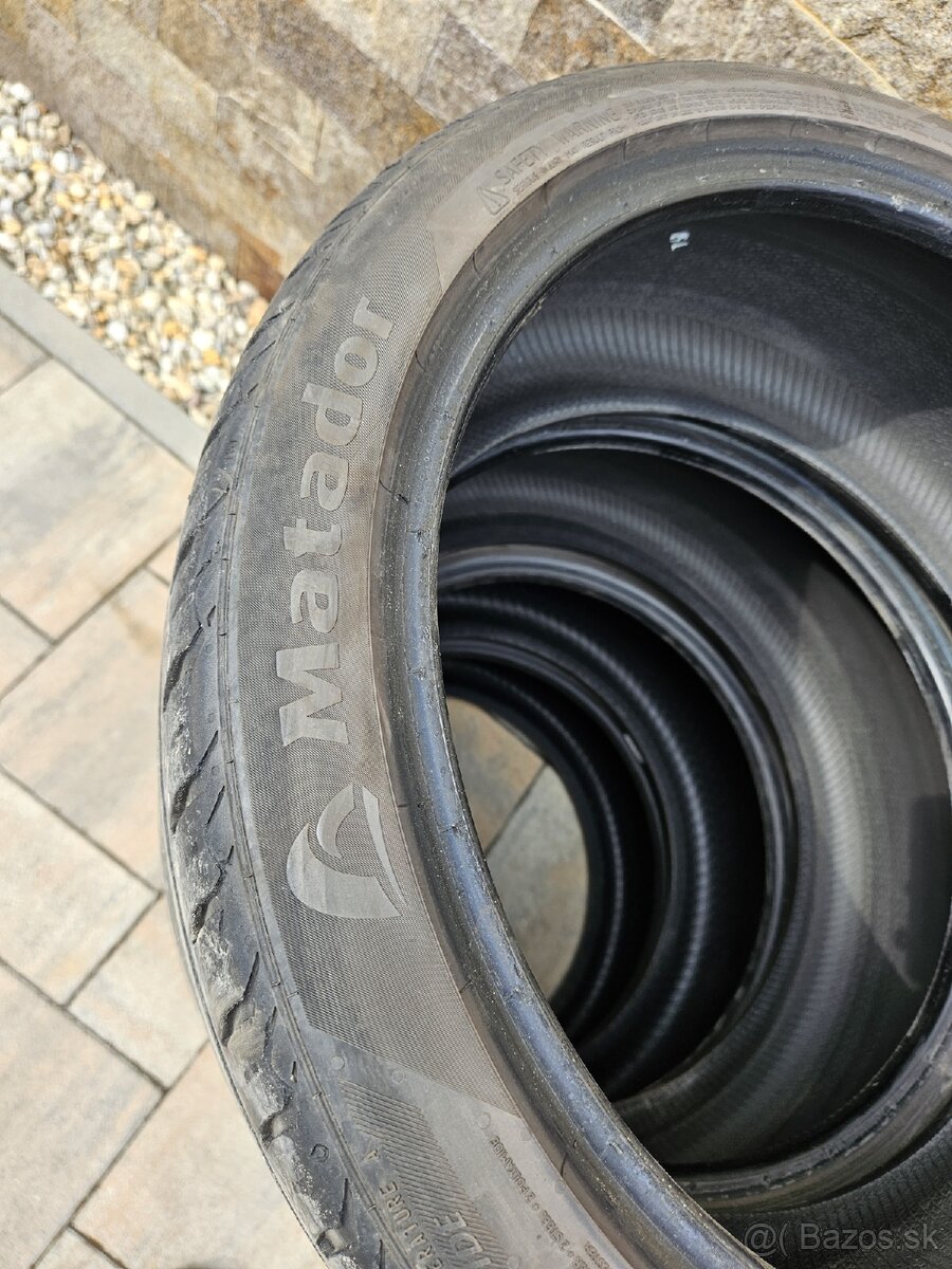Matador / Pirelli 225/40 R18 - 2