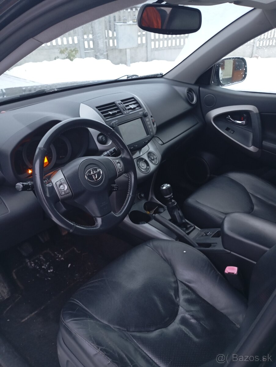 Toyota RAV4 - 2
