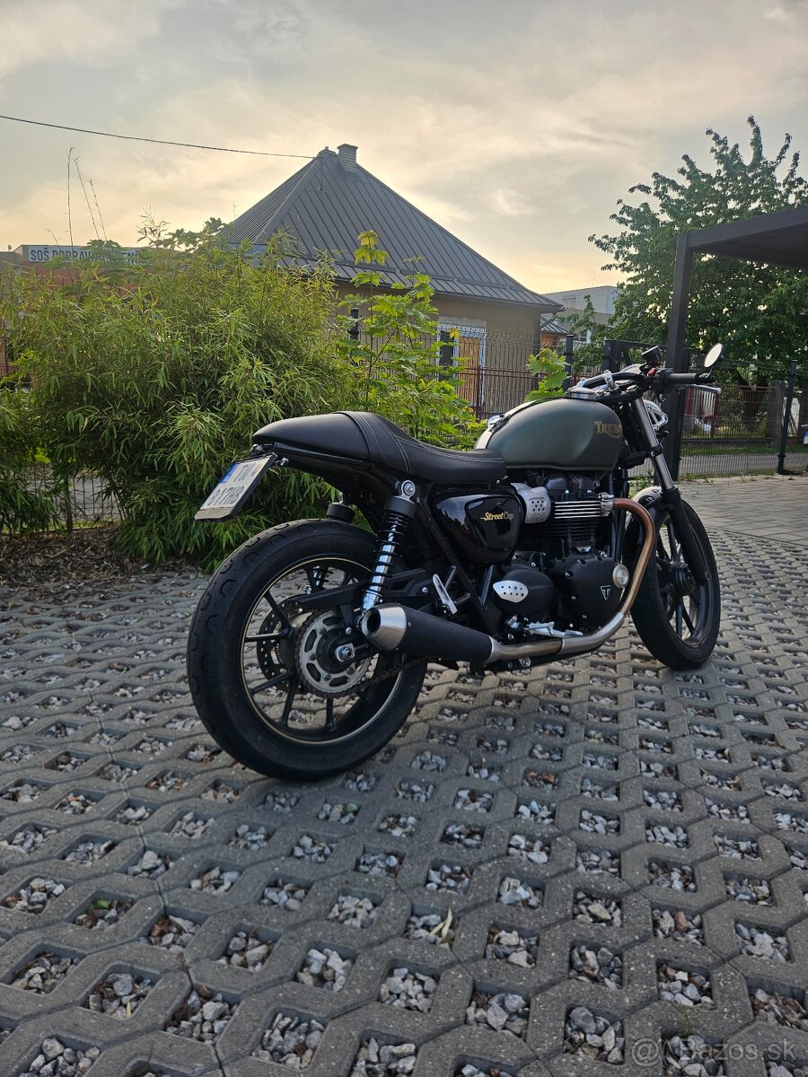 Triumph Street Cup 900 - 2