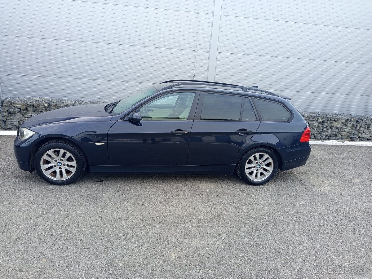 BMW E91 320i - 2