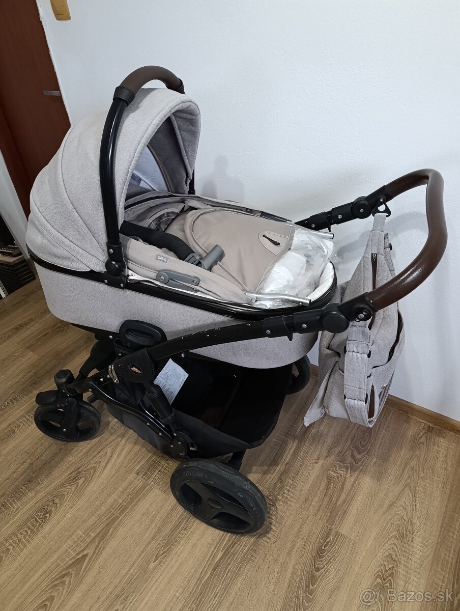 Trojkombinovaný kočík s vajíčkom + isofix - 2