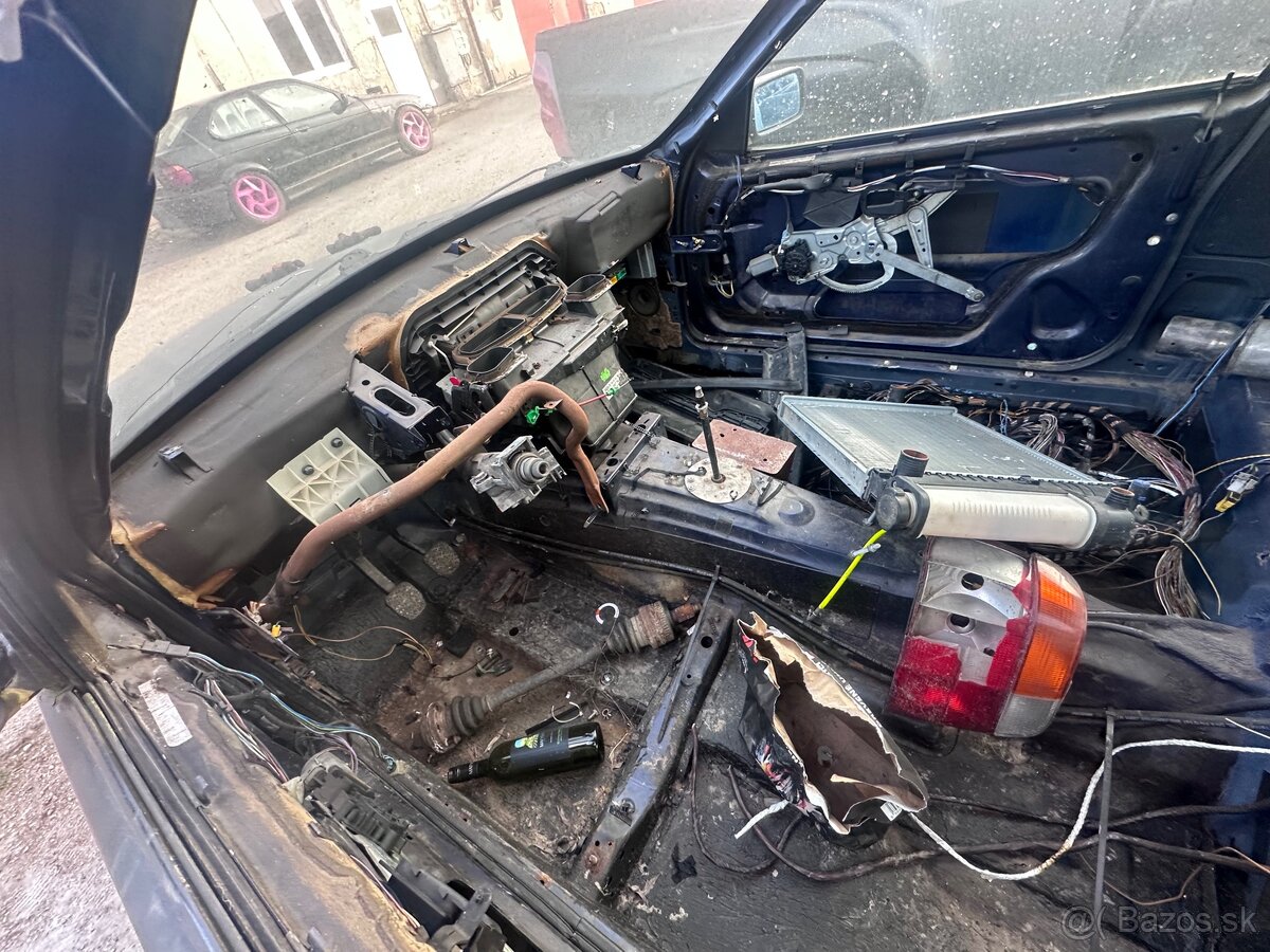 BMW E36 compact 1.8 - 2