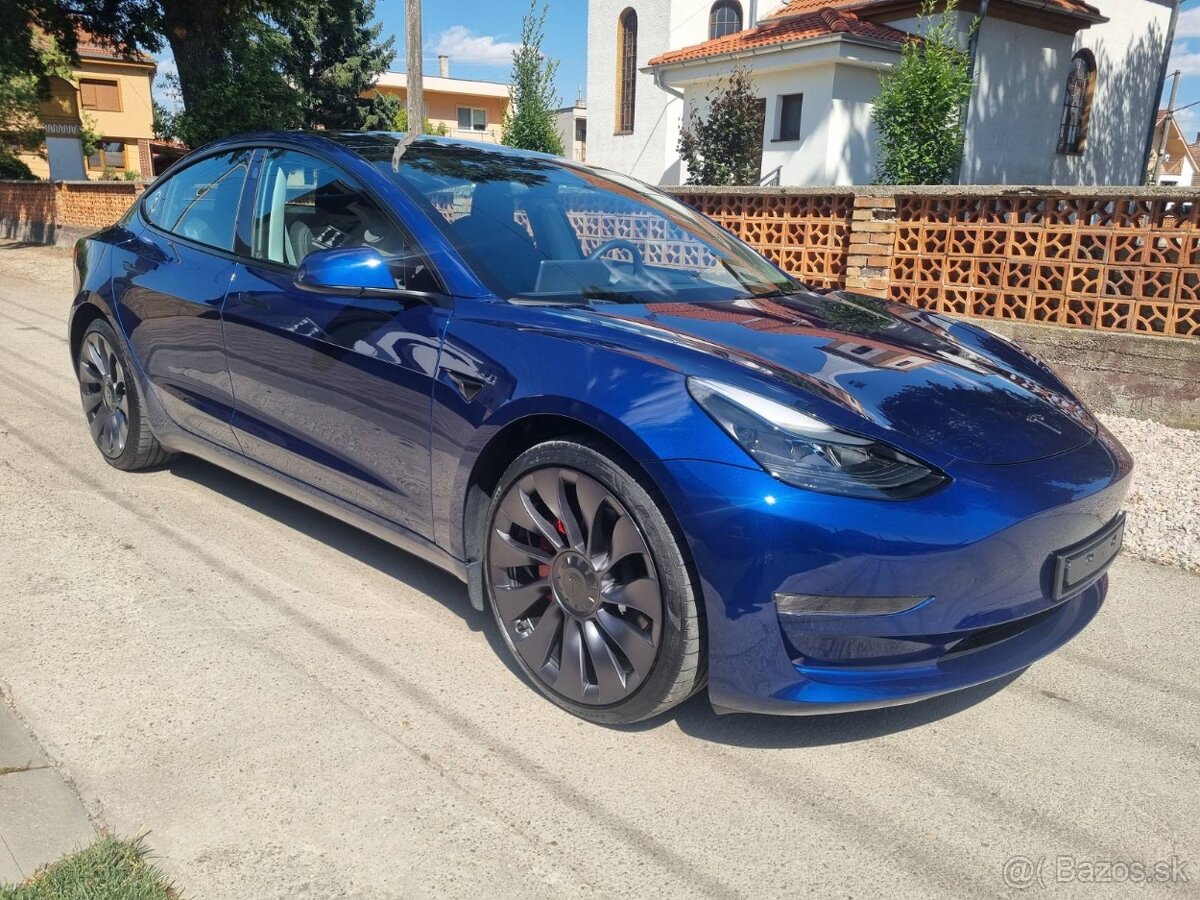 Tesla Model 3 Performance - 2