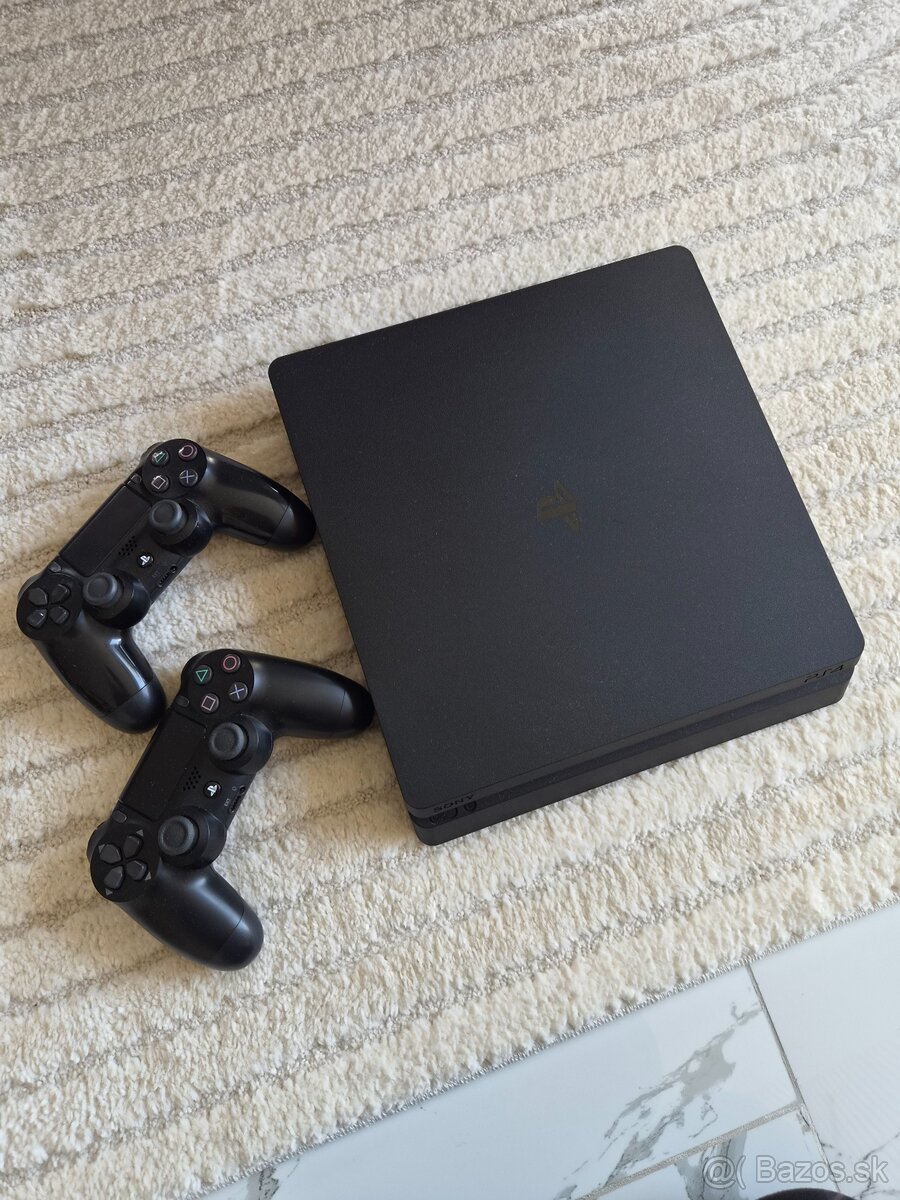 PS4 slim 500gb+2 ovládače TOP STAV - 2