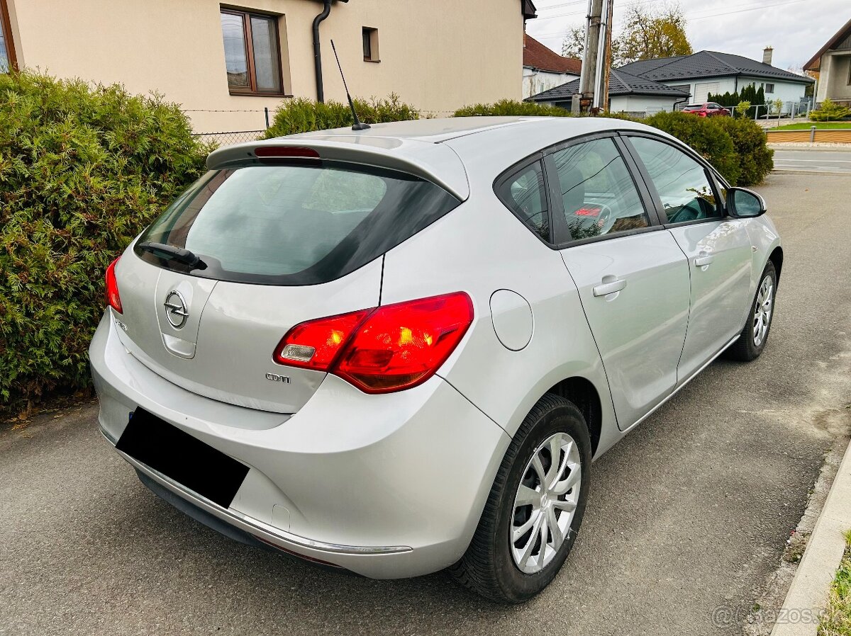 ►Opel Astra 1.7 CDTI 130k Active ►2013 ►Kúpené v SR - 2