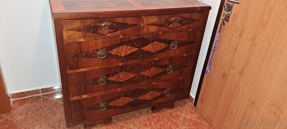 Komoda - 2