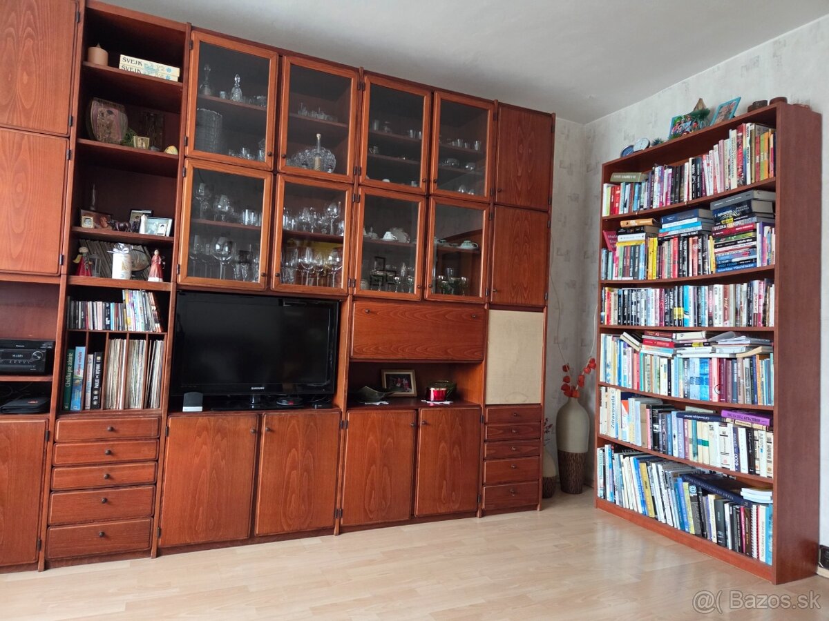 Starožitný nábytok - 2