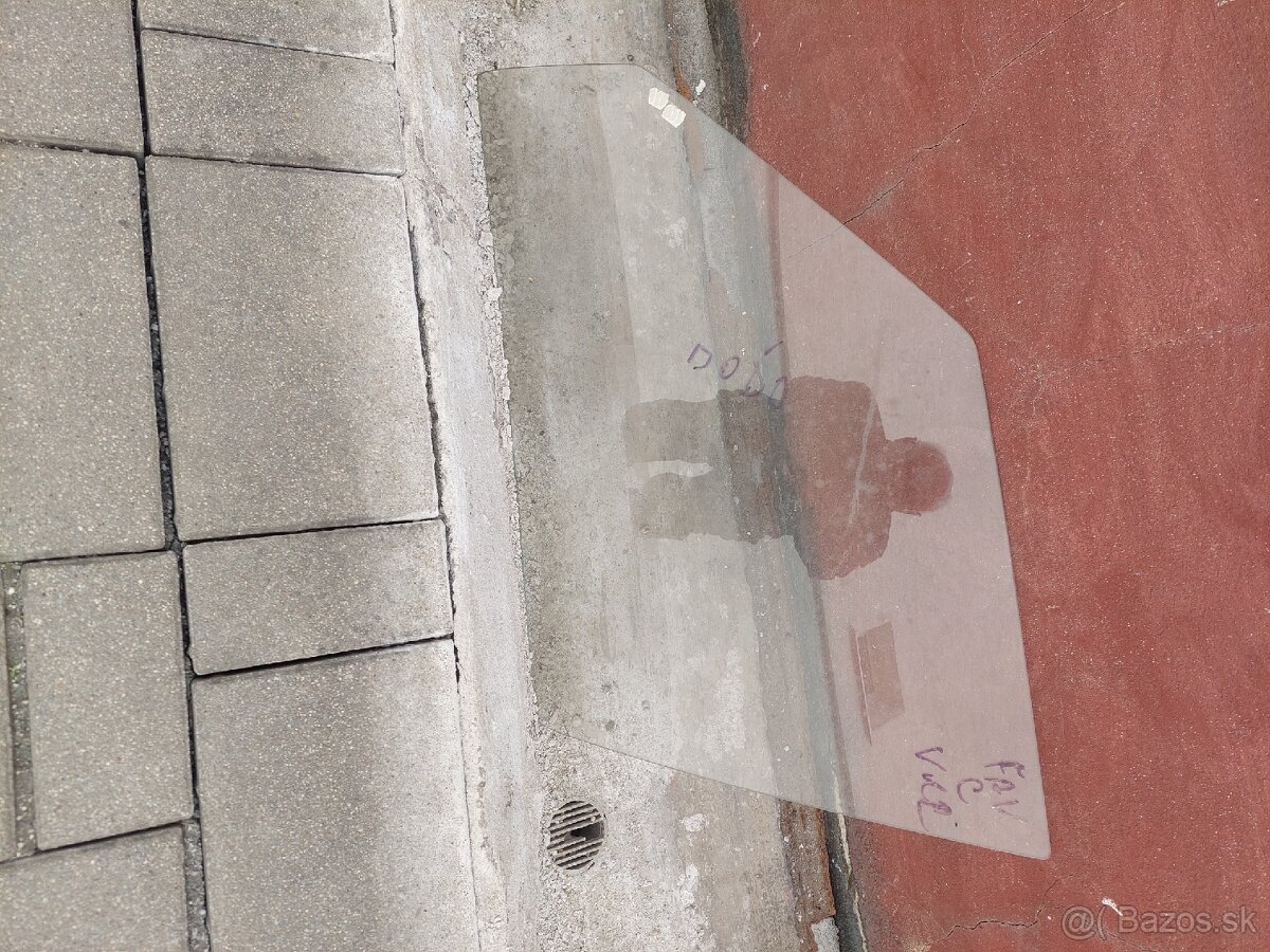 predam nove cel. skla bocne - 2