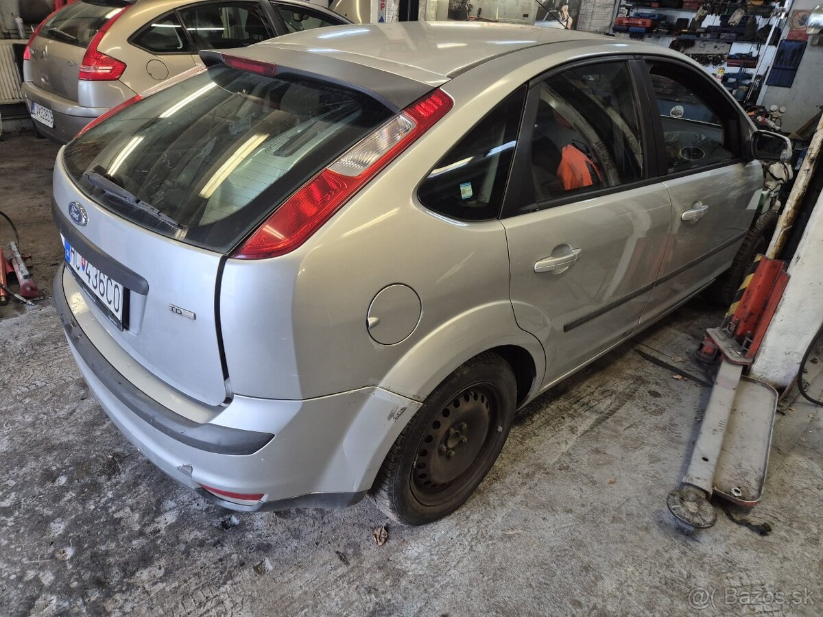Rozpredám Ford hatchback 1.6 TDCi - 2