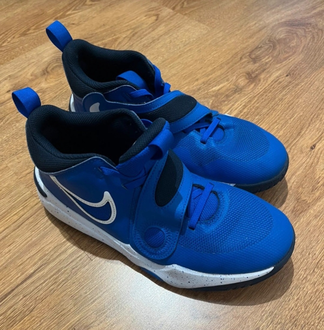 Tenisky Nike team hustle č.40 - 2