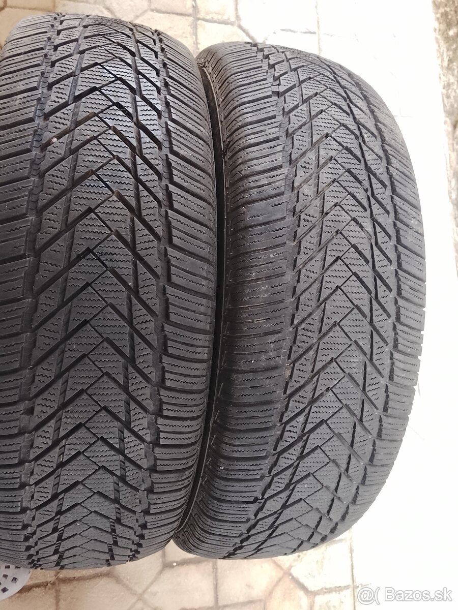 Predám zimné pneu 215/65r16 6/7mm - 2