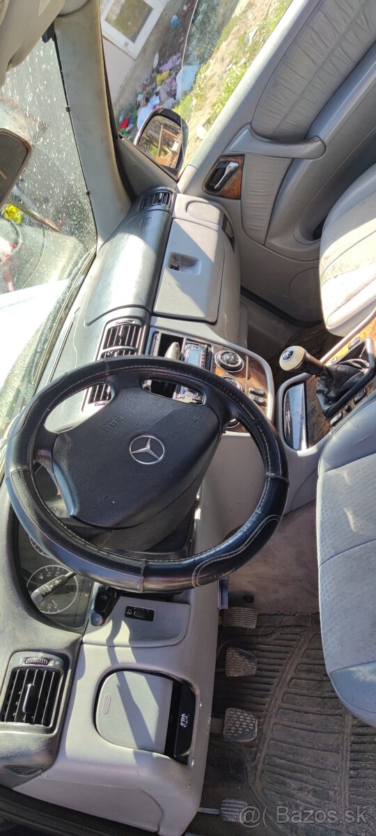 Mercedes Benz - 2