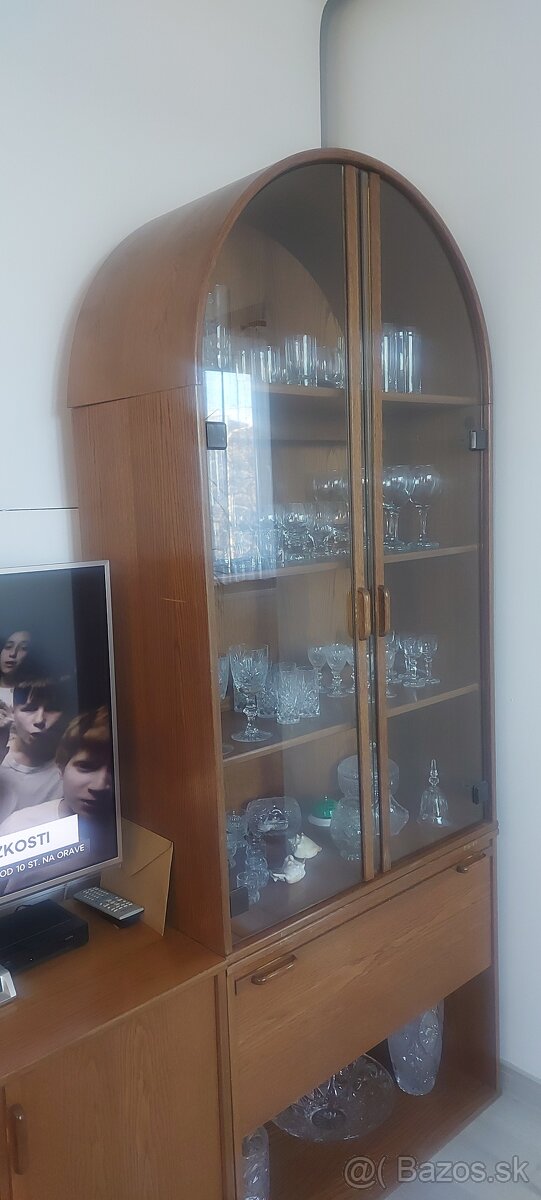 Presklenna vitrina - 2