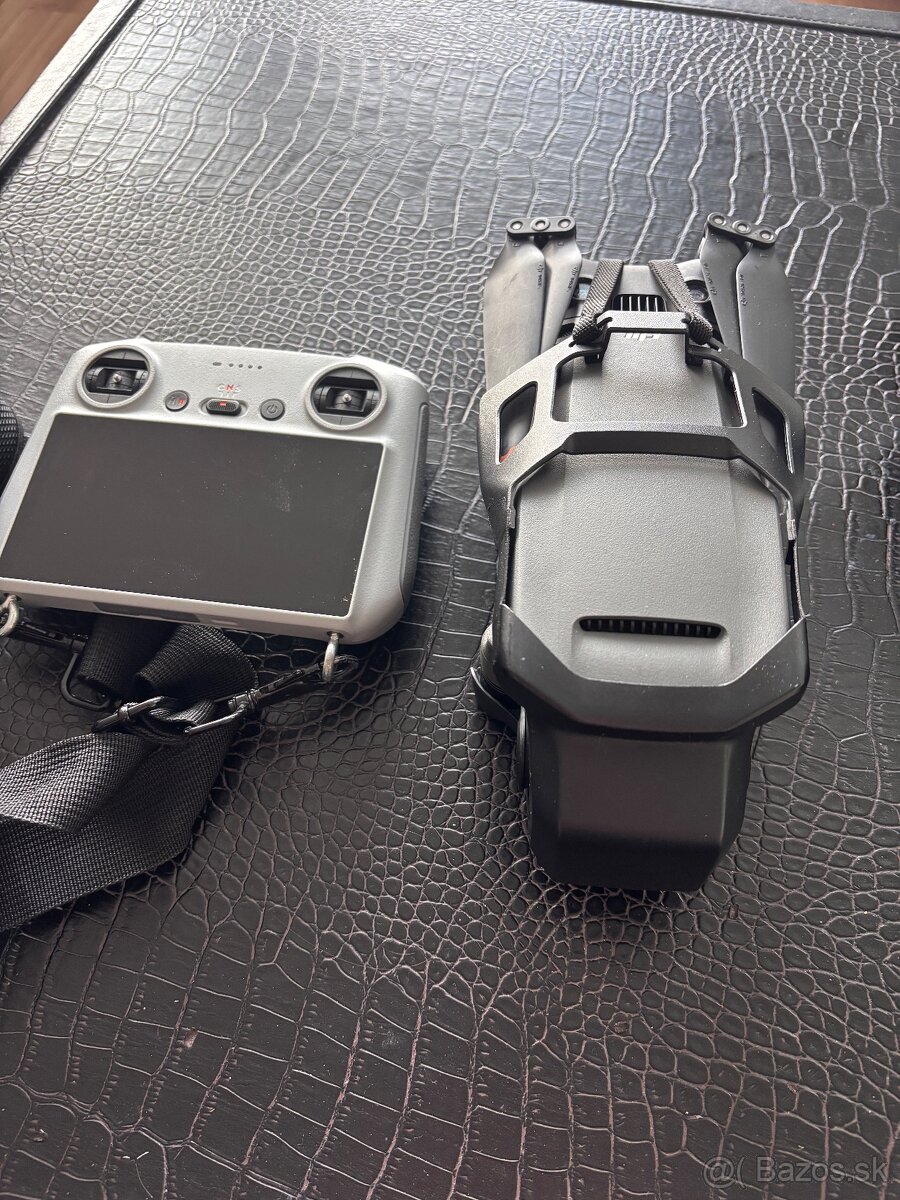DJI Mavic 3 PRO FLY MORE COMBO - 2