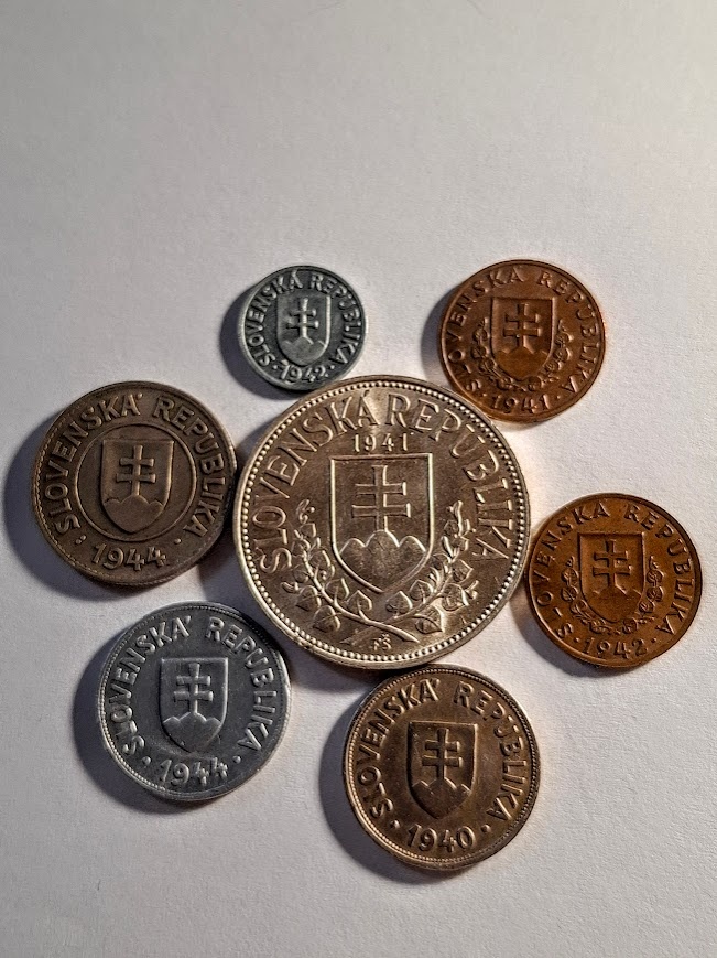 SLOVENSKA REPUBLIKA 1939-1945-LOT VZACNE ROČNIKY. - - 2