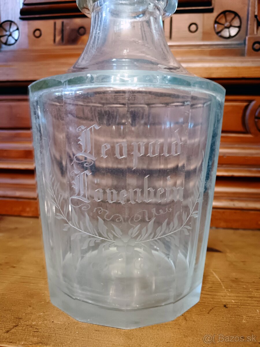 Starožitná sklenená karafa - 2