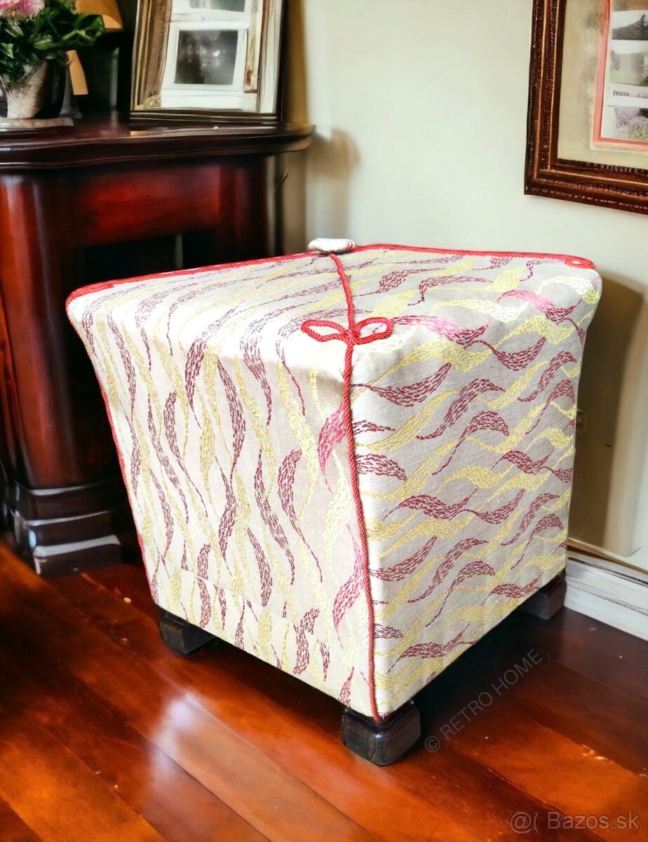 Rôzne taburetky - 2