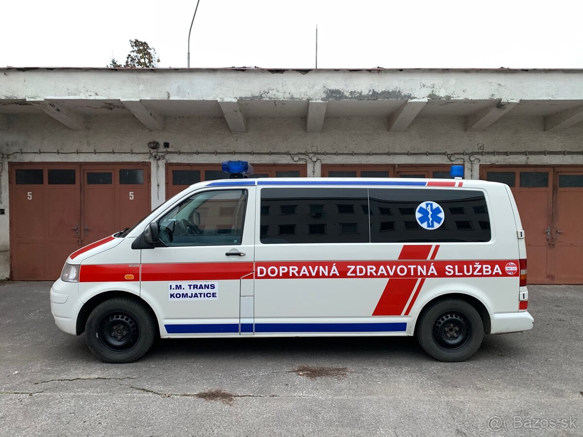 VW Transporter T5 - Sanitka - 2