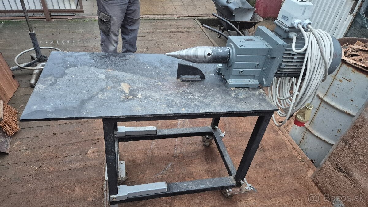 Štiepačka na drevo - 2