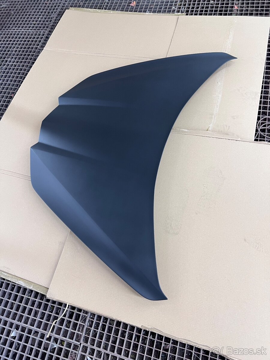 Predná kapota maska corvette c8 - 2