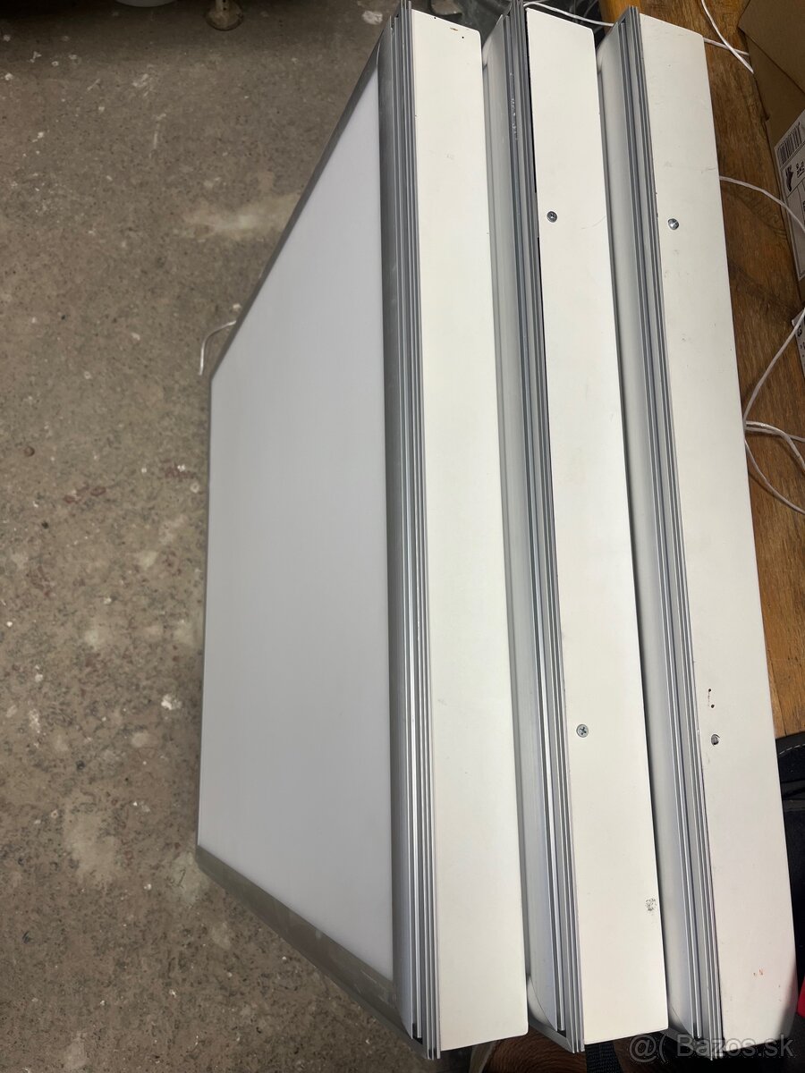 Led svetlo 60x60 4000K 45w - 2