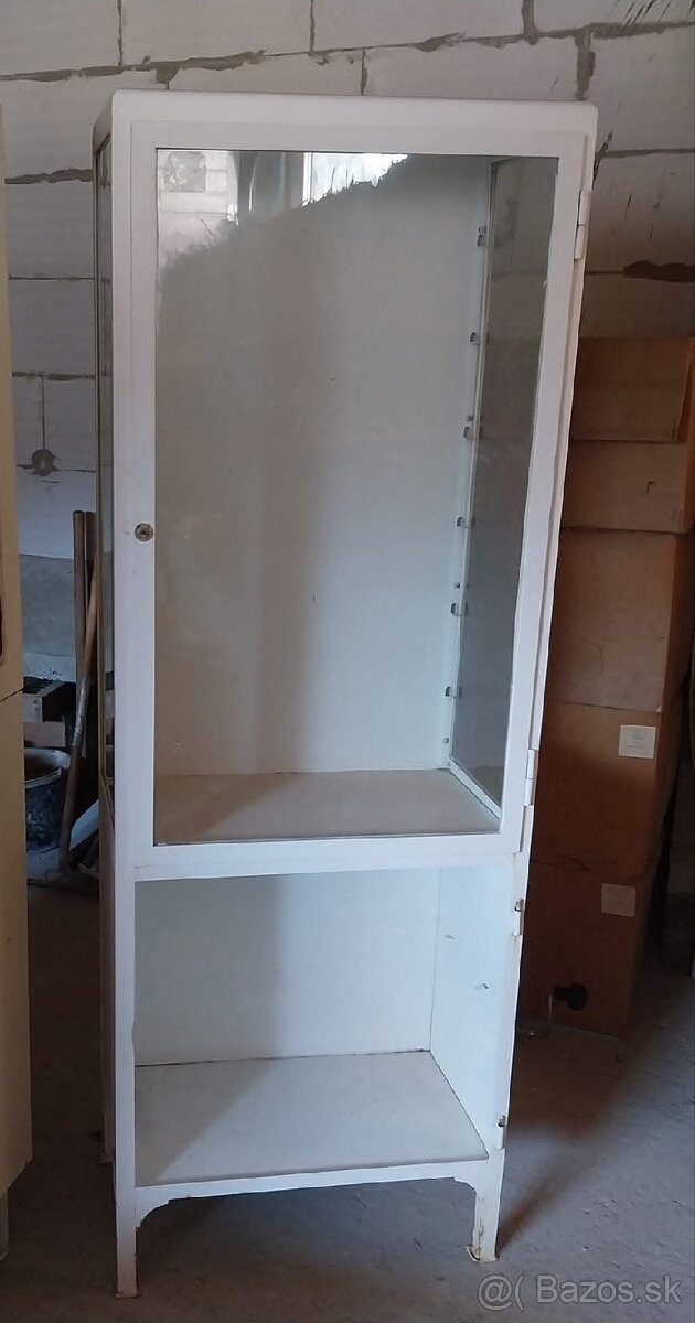 STARÁ LEKÁRSKÁ SKRINA - 2