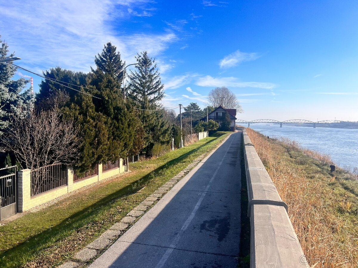 Pozemok na alzbetinom ostrove - 2