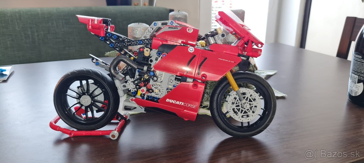 Lego motorka 42107 - 2