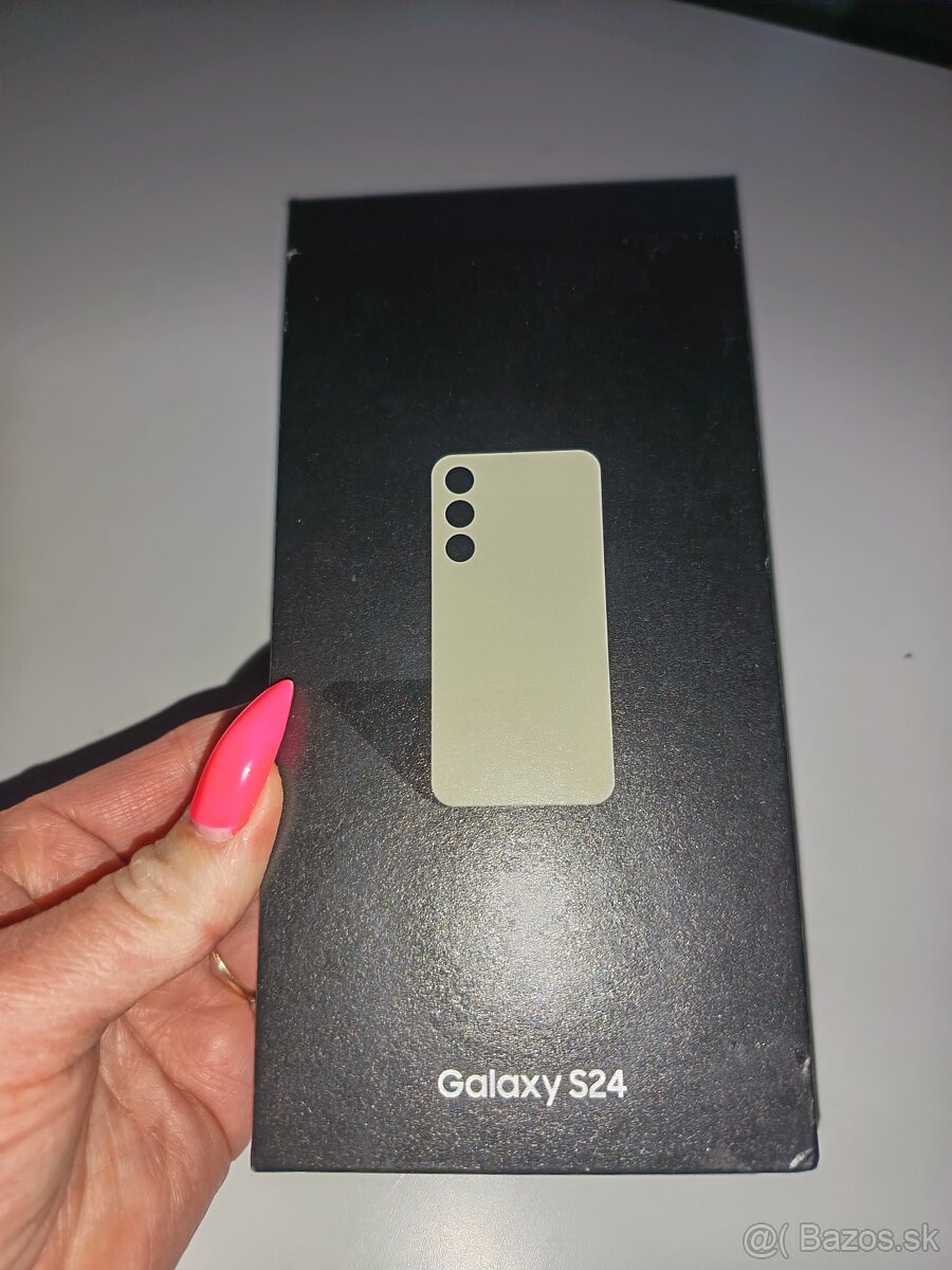 Samsung Galaxy S24 - 2
