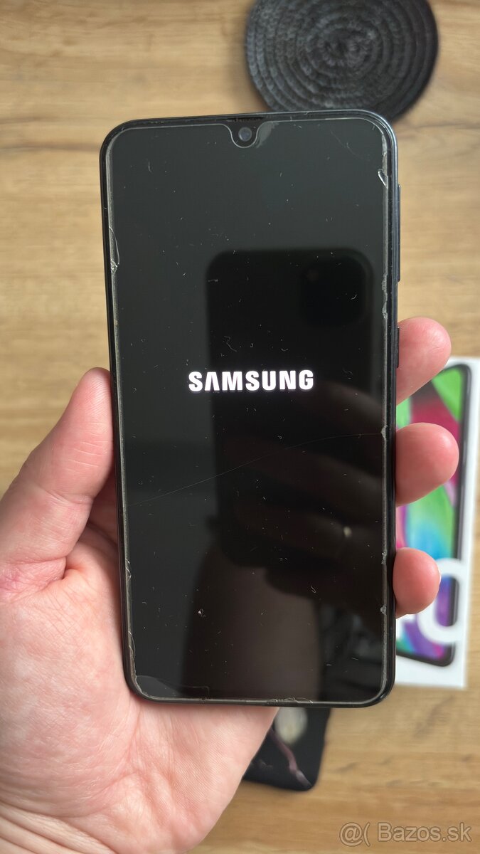 Samsung Galaxy A40 (64 GB) - 2