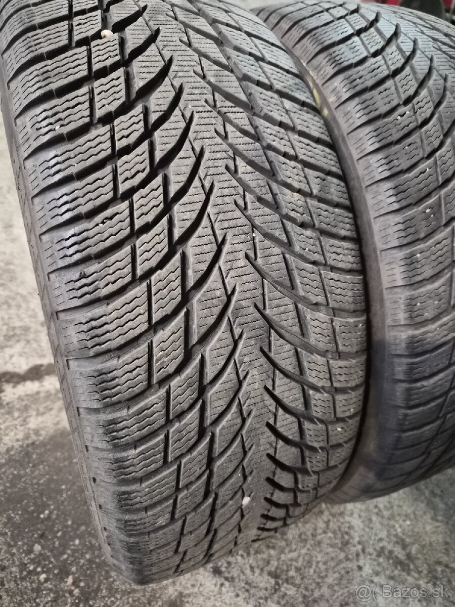 Predam 2ks zimne pneu 225 45 18 - 2