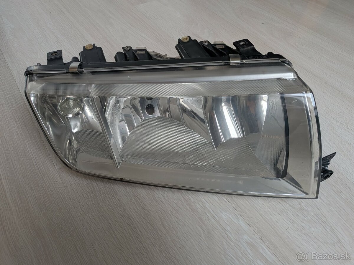 Škoda Fabia 1 Predné svetlá HELLA - 2