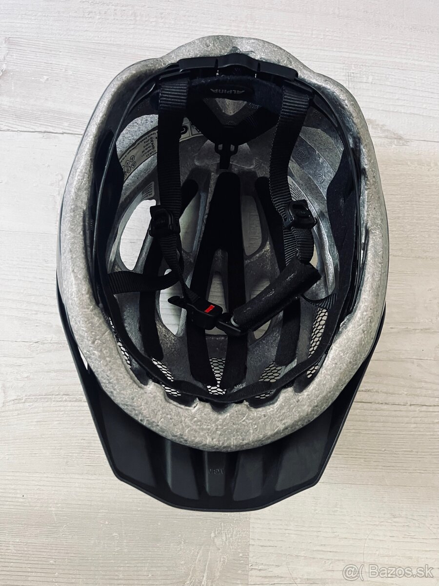 Alpina cyklistická prilba čierna - 2