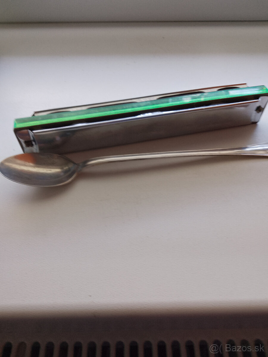 Predám ústnu harmoniku,striebornú lyžičku,dekoračné predmety - 2