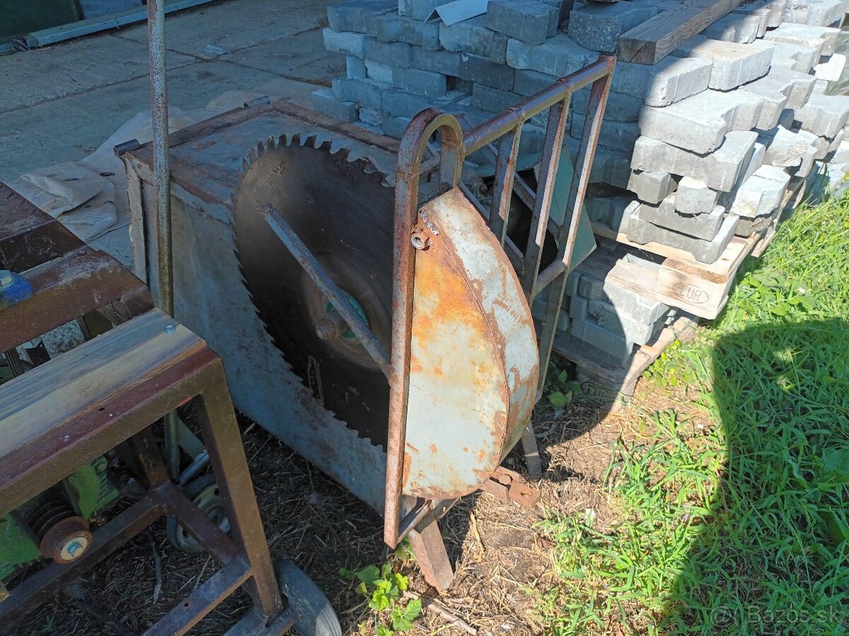 Cirkulár a štiepačka dreva - 2