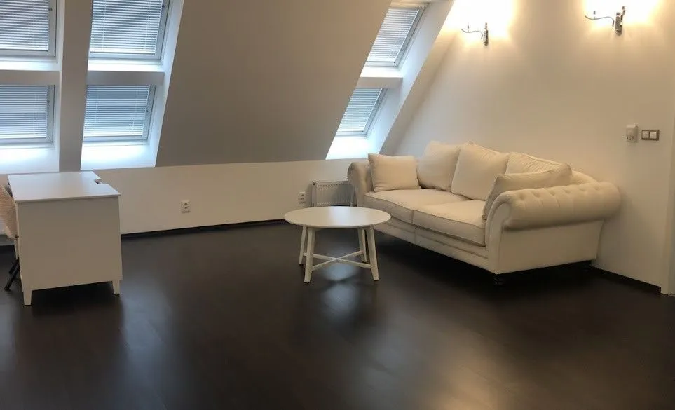 Na renajom byt v srdci Starého mesta - 2