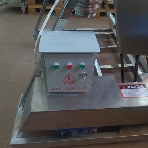 Predám súpravu miešačky a baliaceho stroja na potravinárske - 2