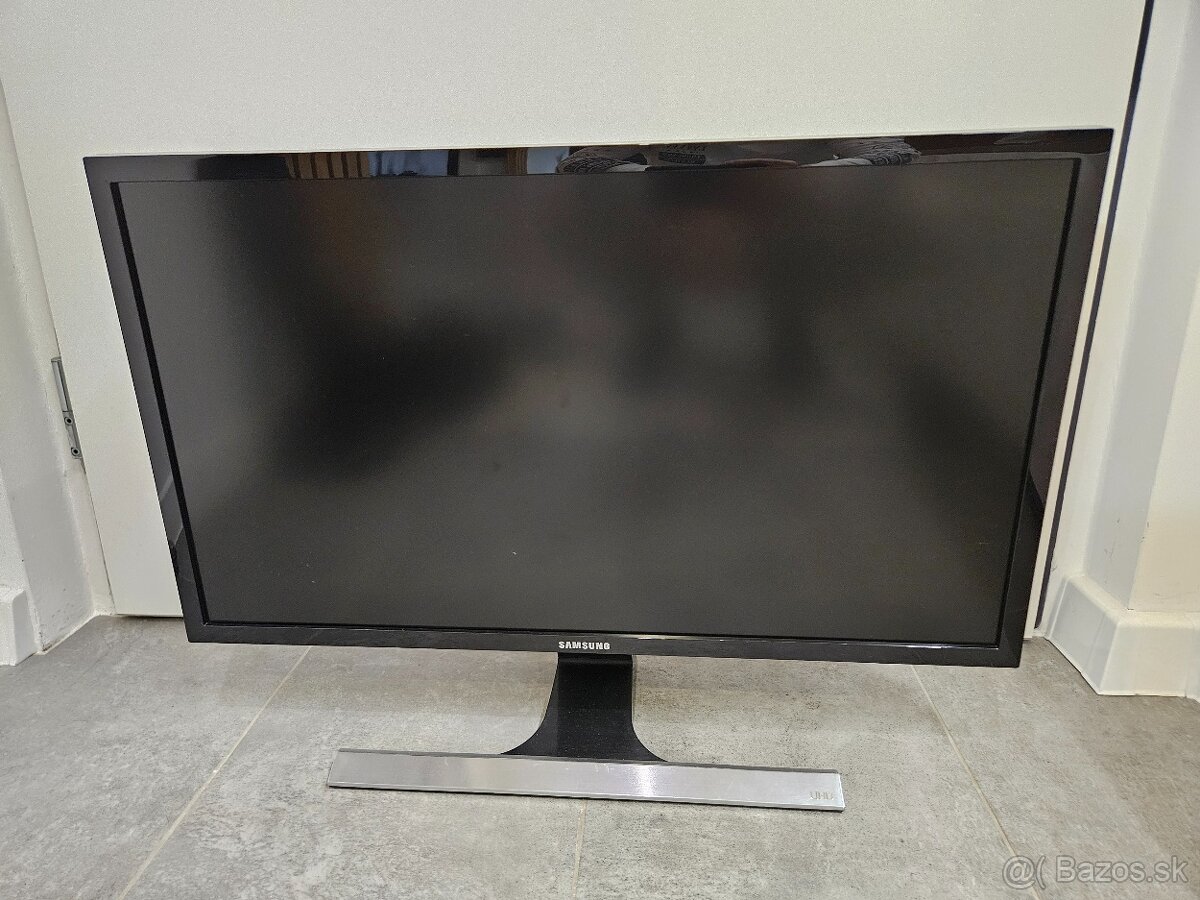 28" 4K LED Monitor SAMSUNG U28E590D - 2