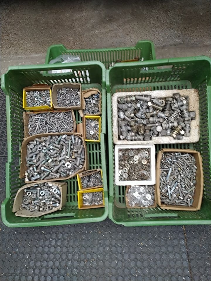 Skrutky, matice, šróby, podložky - 2