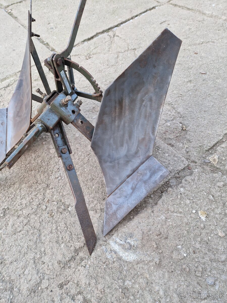 Obojstranný pluh za malotraktor Fortschritt E930 E931 - 2