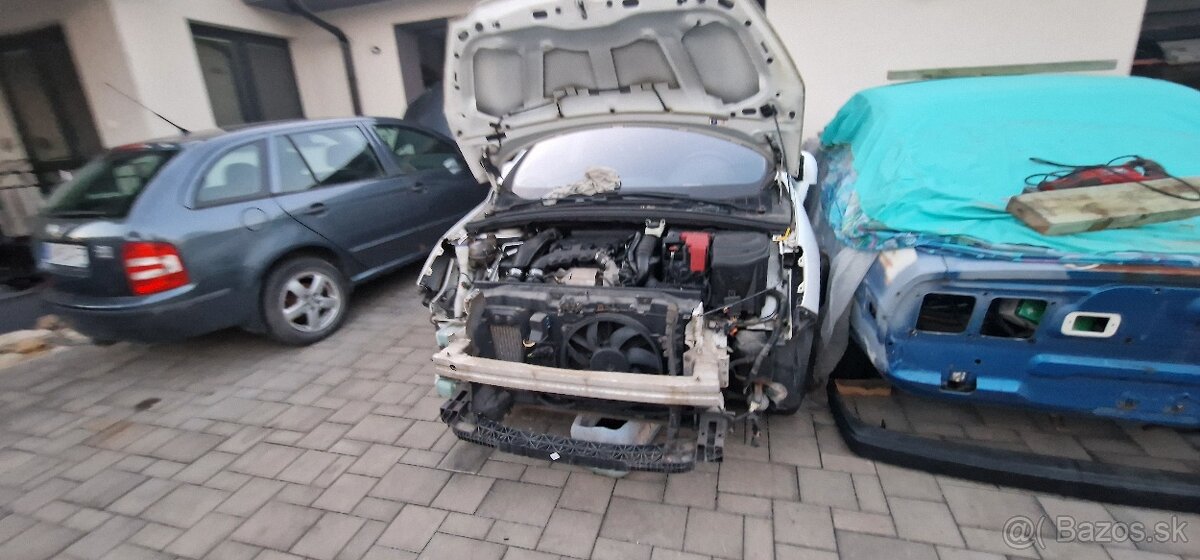 Predám ako subor Peugeot 308 Sw 1.6 thp 2008 - 2