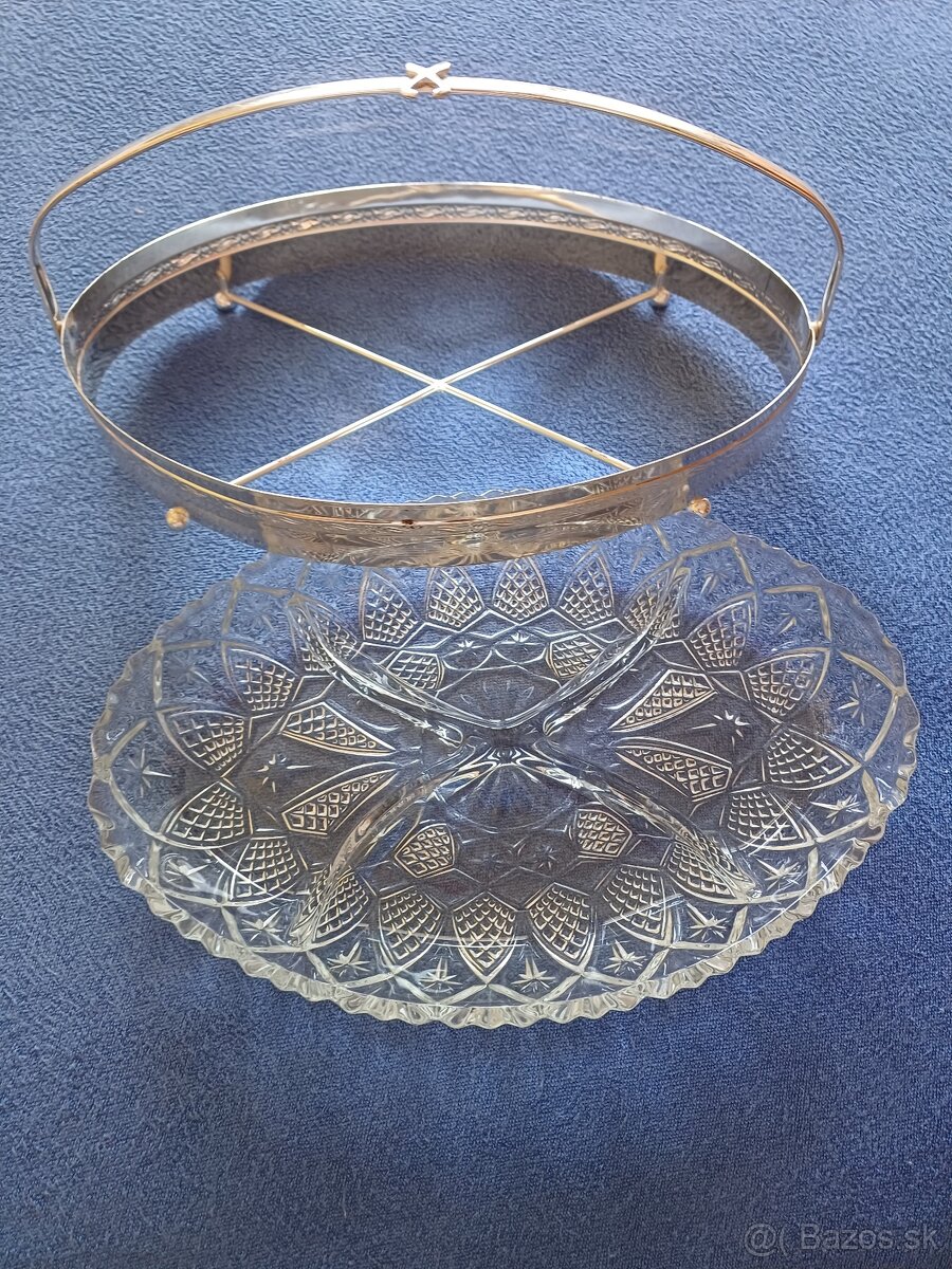 Miska delená na pochutiny - 2