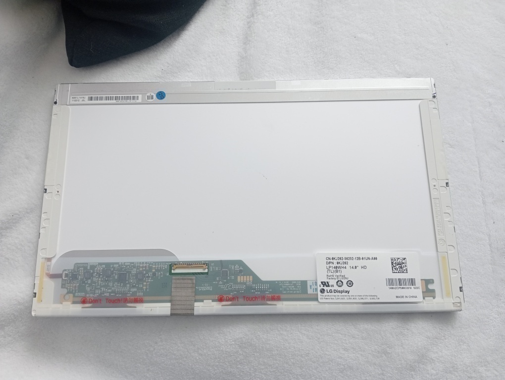 predám 14" LED displej z notebooku 40pin , LP140WH4 - 2
