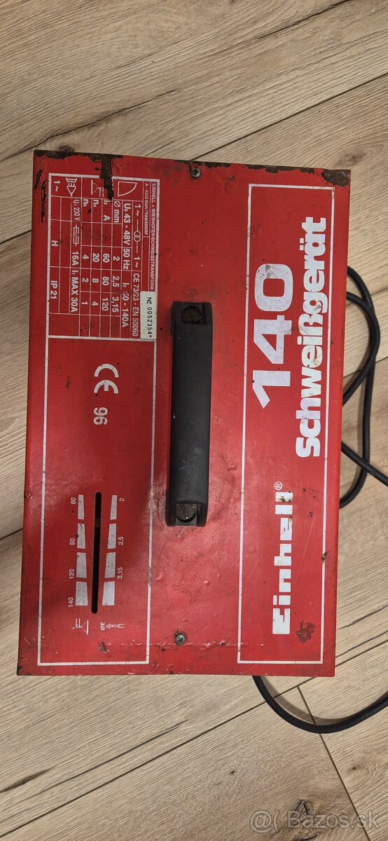 Transformátorovú zváračka Einhell 140 - 2