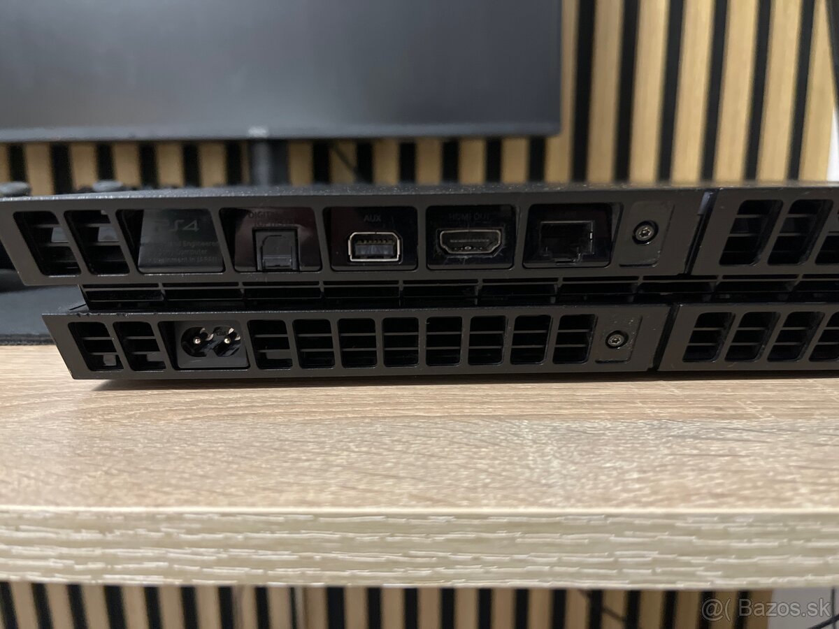 Sony Playstation 4 - 2