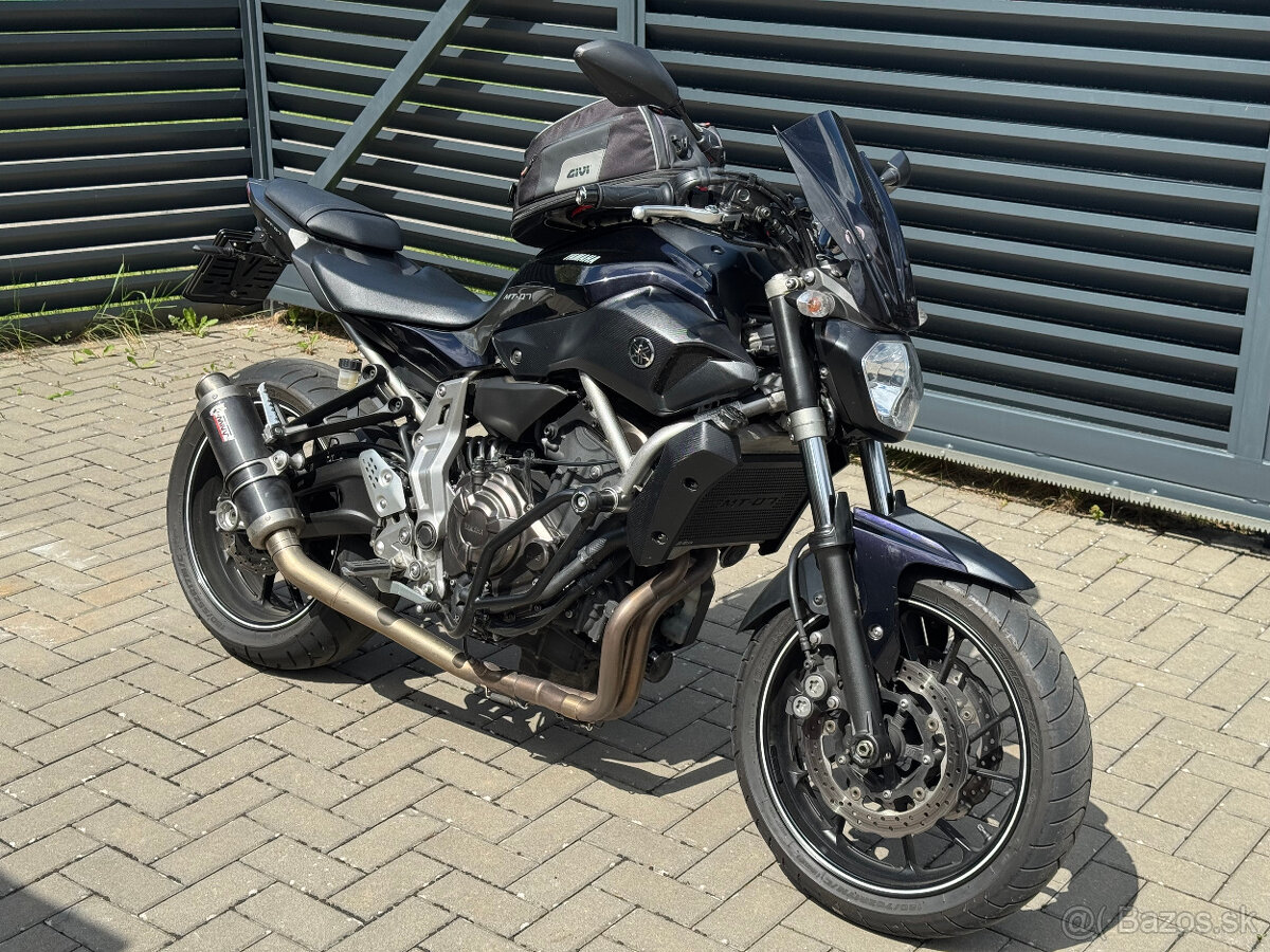 Yamaha MT-07 1 - 2