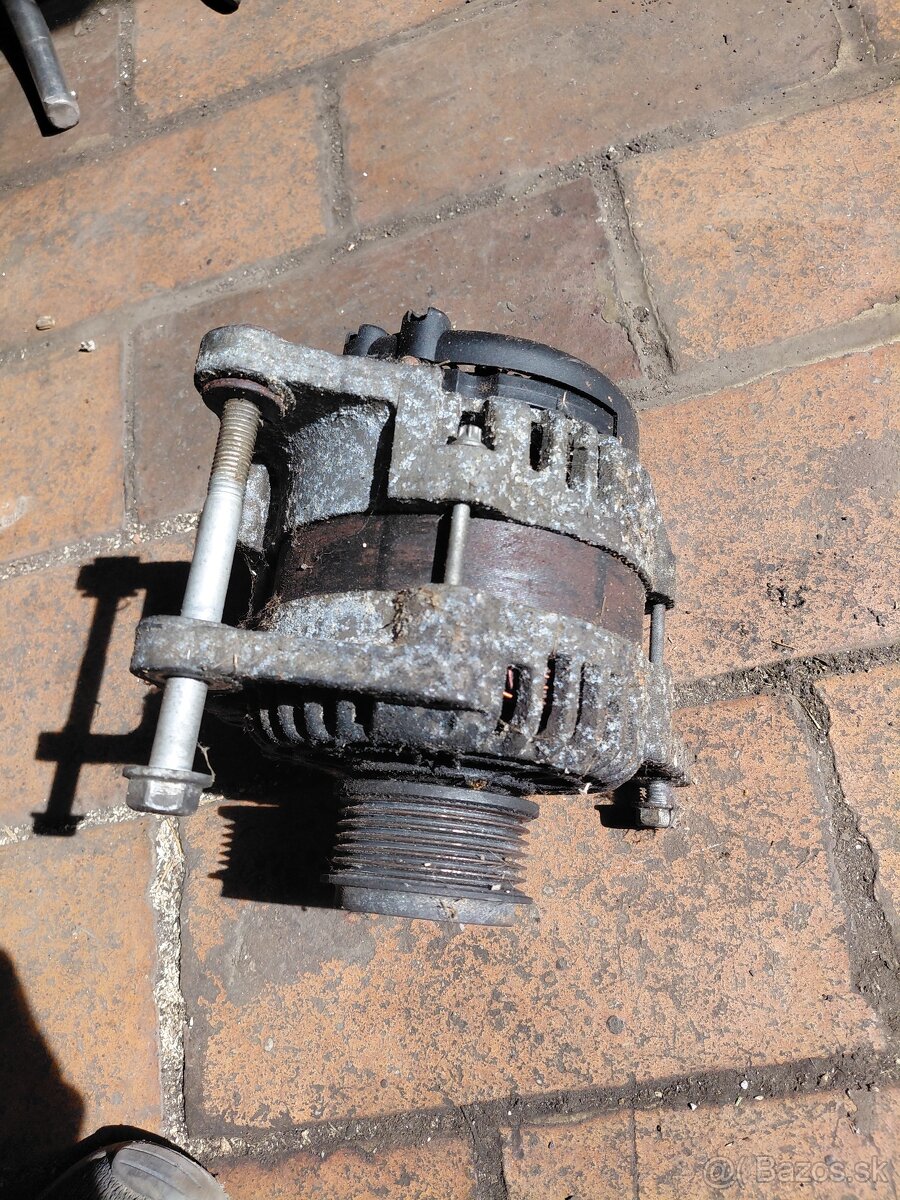Predam alternátor opel astra j 1.7 - 2