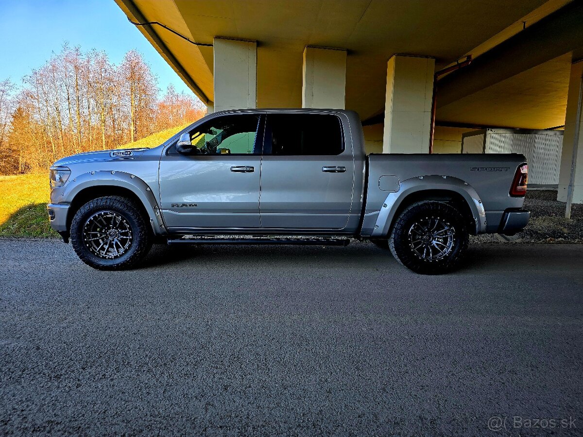 Dodge Ram 1500 4X4 5.7 Hemi, r. 2022, Odpočet DPH