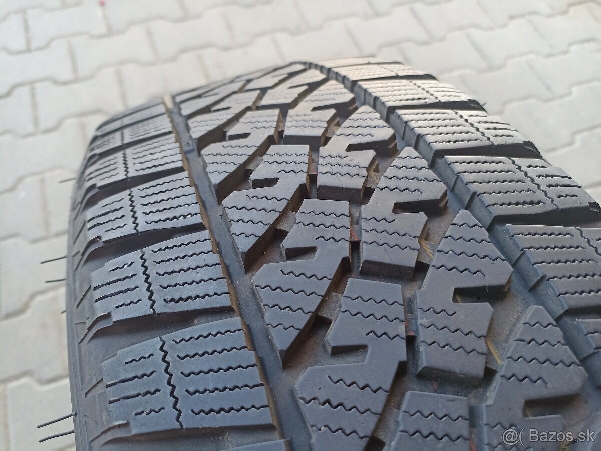 Zimné záťažové pneu Bridgestone Blizzak W810 215/60 R17C - 2
