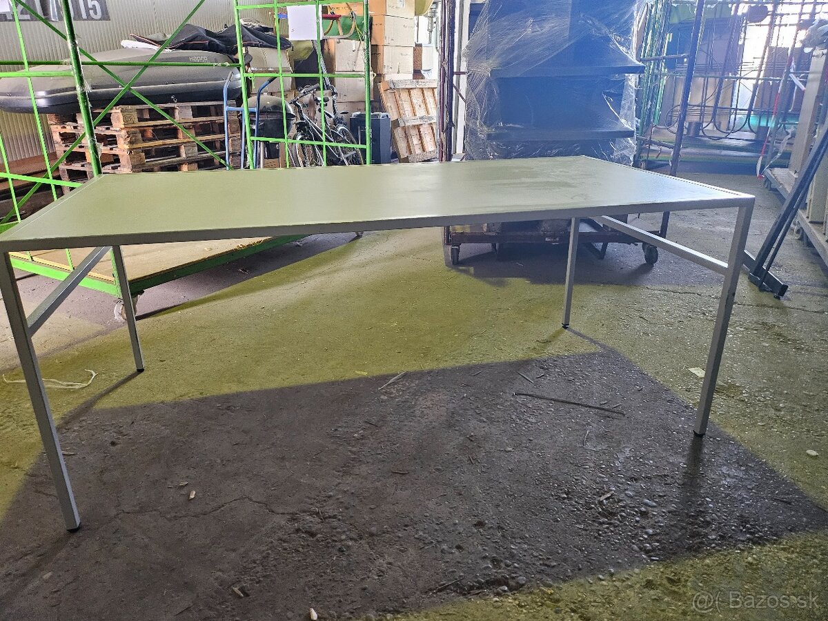 Stôl do predajne - 2